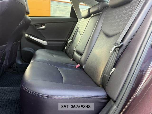 Toyota PRIUS 2013-08 7980667-18
