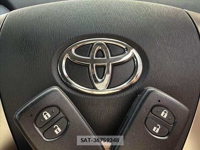 Toyota PRIUS 2013-08 7980667-21