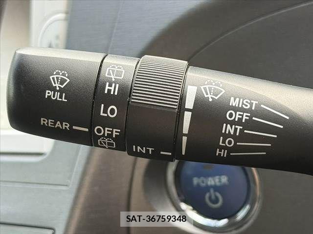 Toyota PRIUS 2013-08 7980667-22