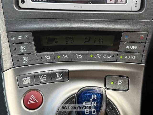 Toyota PRIUS 2013-08 7980667-28