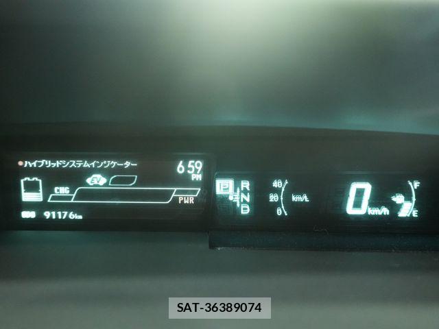 Toyota PRIUS 2014-03 7980673-11