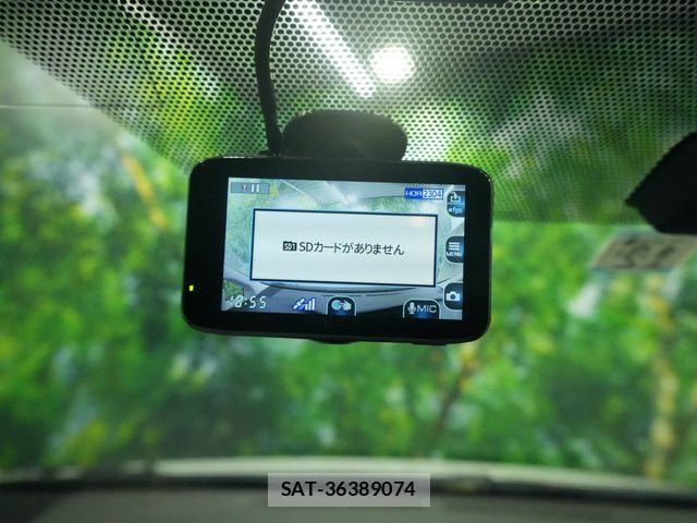 Toyota PRIUS 2014-03 7980673-18
