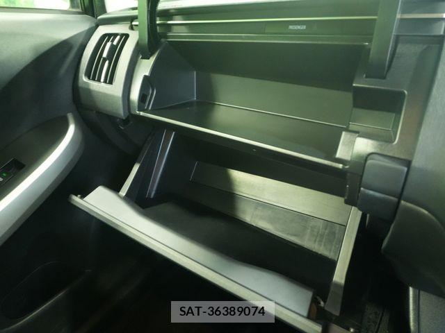 Toyota PRIUS 2014-03 7980673-19