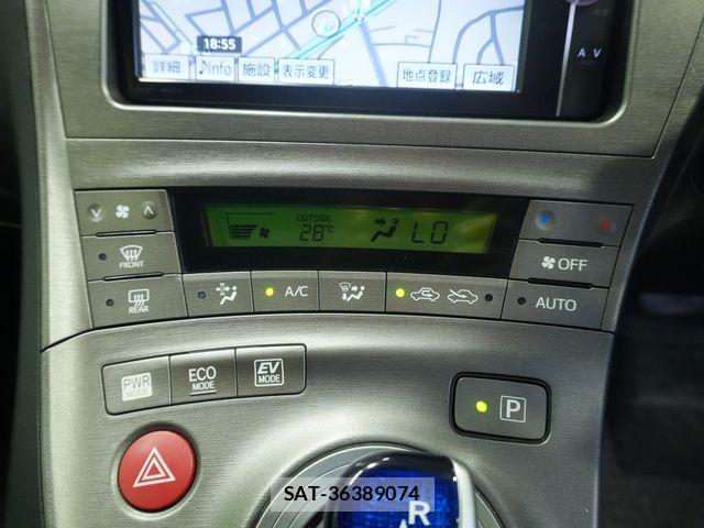 Toyota PRIUS 2014-03 7980673-20