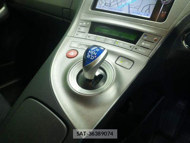 Toyota PRIUS 2014-03 7980673-21