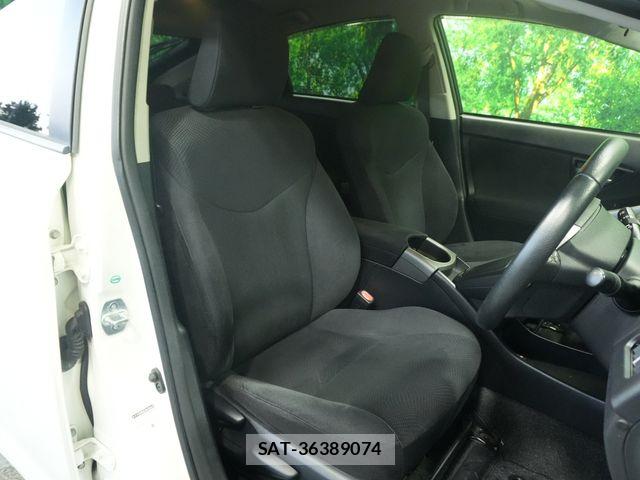 Toyota PRIUS 2014-03 7980673-24