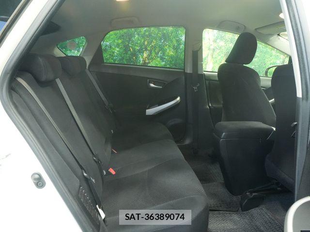 Toyota PRIUS 2014-03 7980673-26