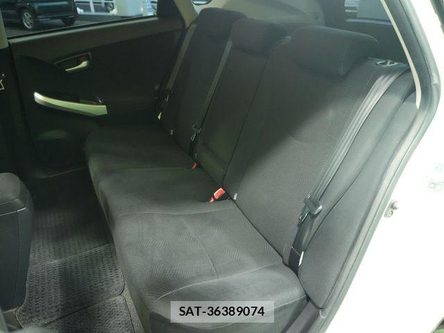 Toyota PRIUS 2014-03 7980673-27