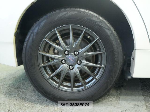 Toyota PRIUS 2014-03 7980673-29