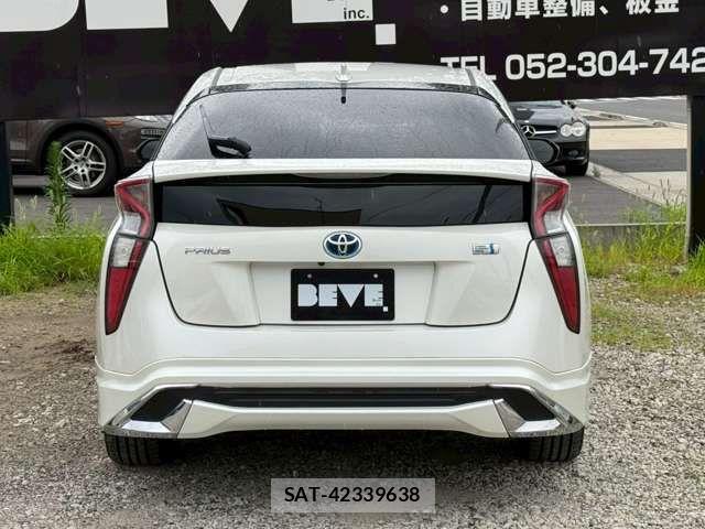 Toyota PRIUS 2016-01 7980655-16