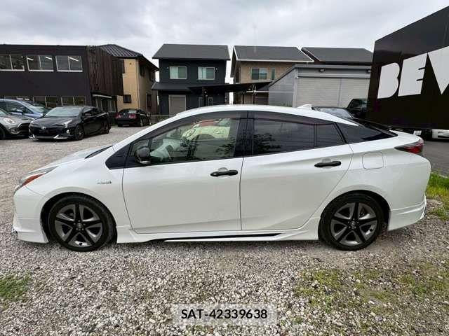 Toyota PRIUS 2016-01 7980655-19