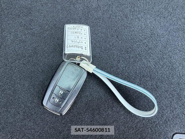 Toyota PRIUS 2019-08 7980638-19