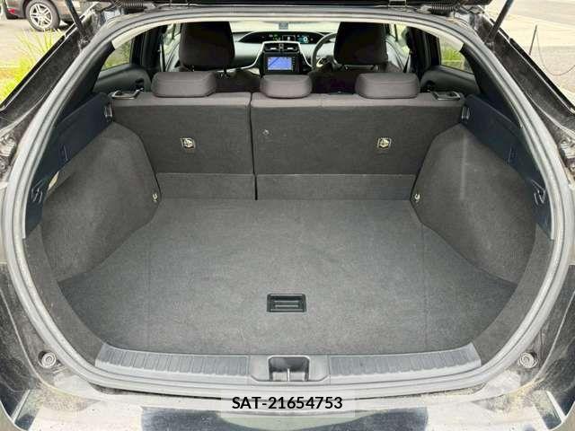 Toyota PRIUS 2016-09 7980652-10