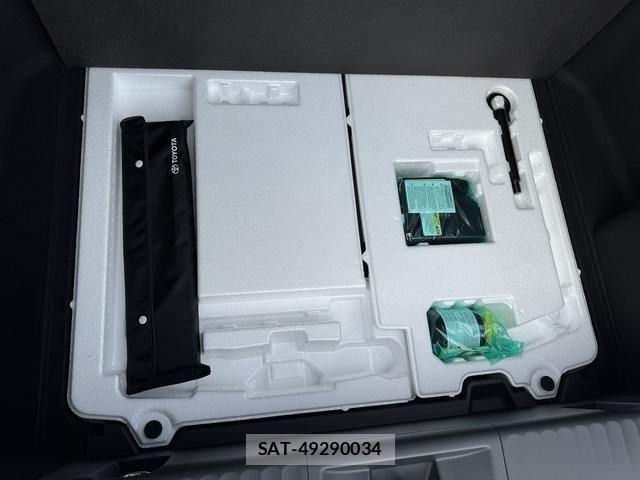 Toyota PRIUS 2024-01 7980618-29