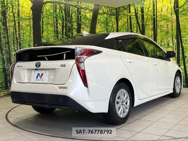 Toyota PRIUS 2016-05 7980648-16