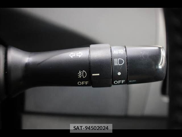 Toyota PRIUS 2013-02 7980672-5
