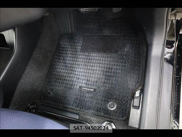 Toyota PRIUS 2013-02 7980672-8