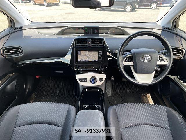Toyota PRIUS 2018-03 7980633-1