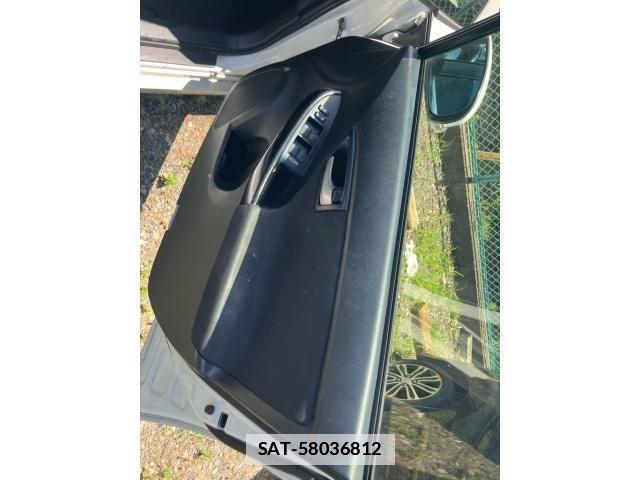 Toyota PRIUS 2013-08 7980686-18