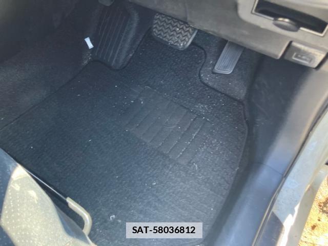Toyota PRIUS 2013-08 7980686-19