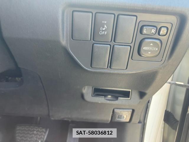 Toyota PRIUS 2013-08 7980686-22