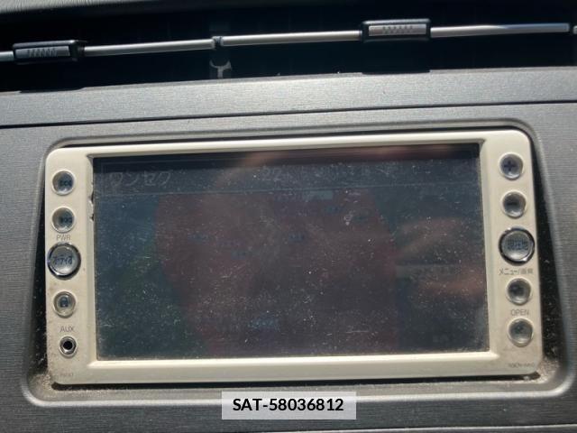 Toyota PRIUS 2013-08 7980686-24