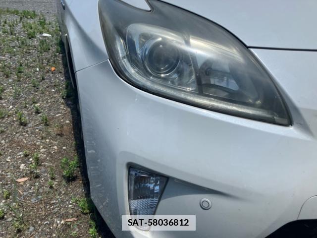 Toyota PRIUS 2013-08 7980686-3