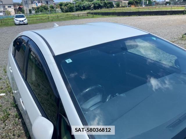 Toyota PRIUS 2013-08 7980686-5