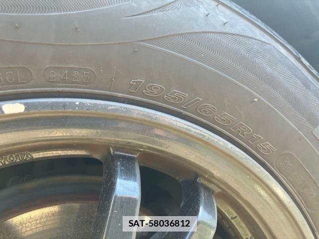 Toyota PRIUS 2013-08 7980686-7