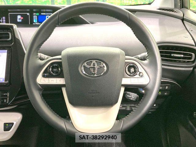 Toyota PRIUS 2017-09 7980646-10