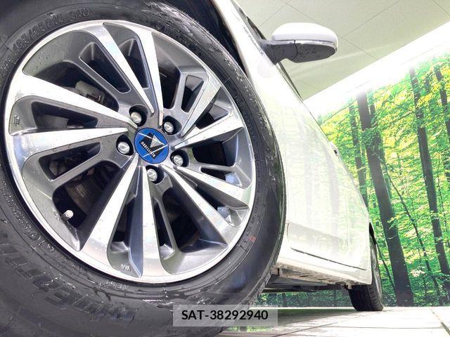 Toyota PRIUS 2017-09 7980646-12