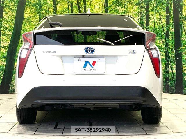 Toyota PRIUS 2017-09 7980646-14