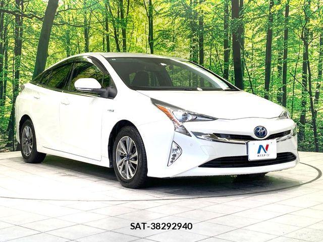 Toyota PRIUS 2017-09 7980646-15