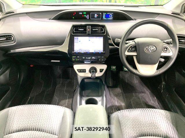 Toyota PRIUS 2017-09 7980646-1