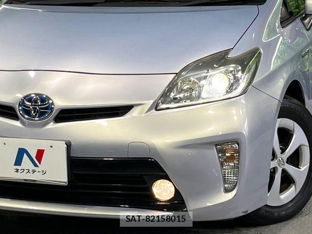 Toyota PRIUS 2014-09 7980671-11
