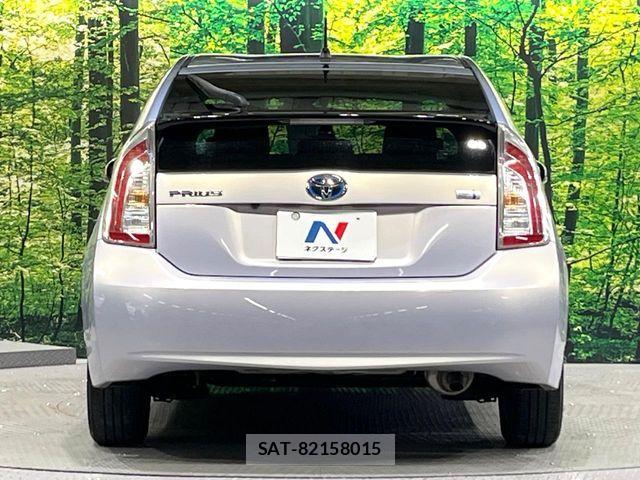 Toyota PRIUS 2014-09 7980671-14