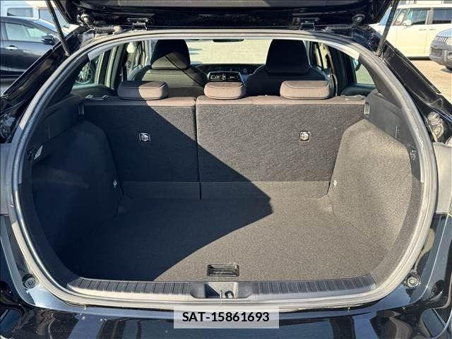Toyota PRIUS 2019-06 7980627-10