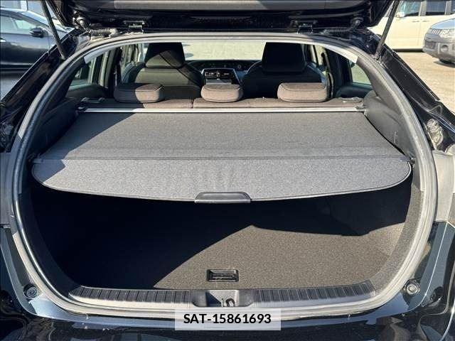 Toyota PRIUS 2019-06 7980627-11