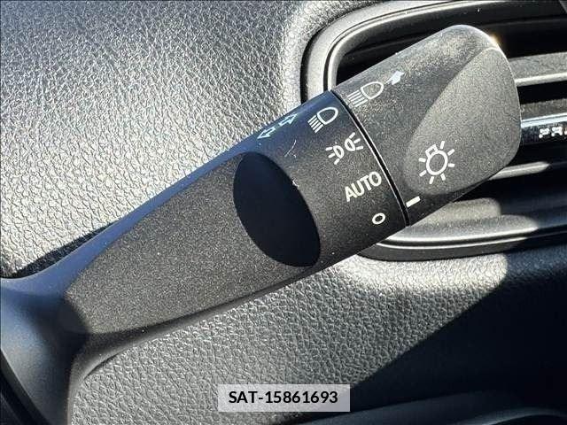 Toyota PRIUS 2019-06 7980627-16