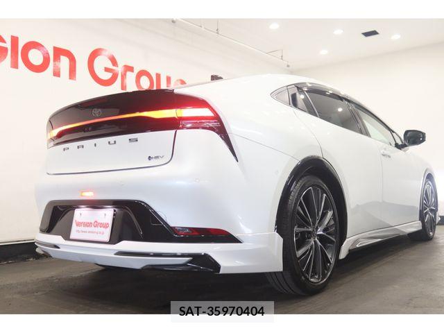 Toyota PRIUS 2023-06 7980608-11