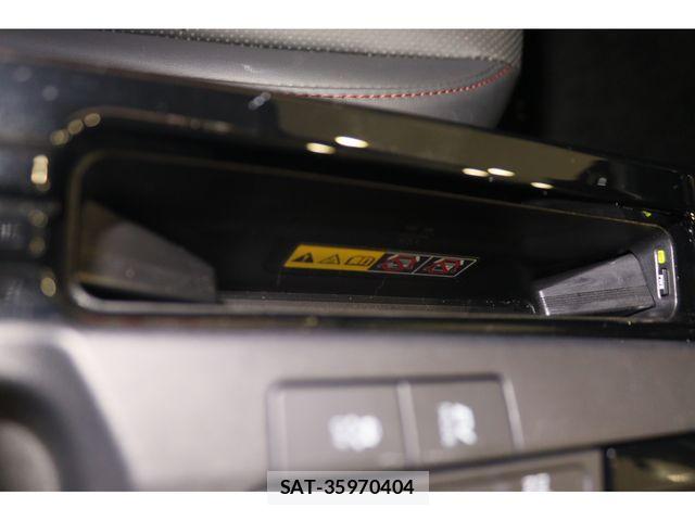Toyota PRIUS 2023-06 7980608-15