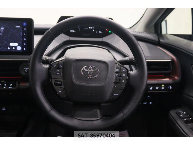 Toyota PRIUS 2023-06 7980608-17