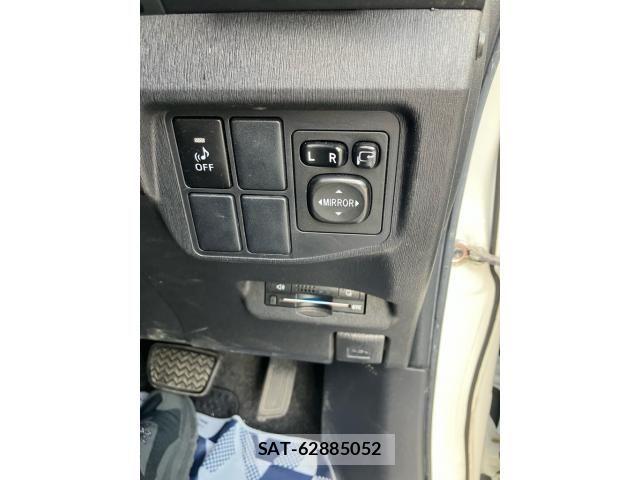 Toyota PRIUS 2012-04 7980690-17