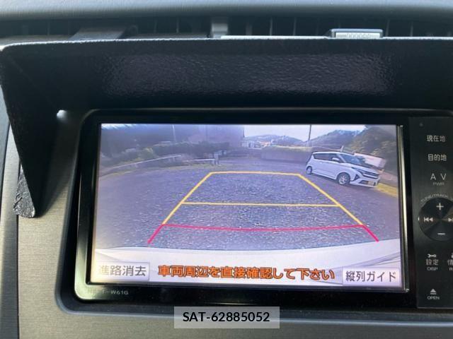 Toyota PRIUS 2012-04 7980690-22