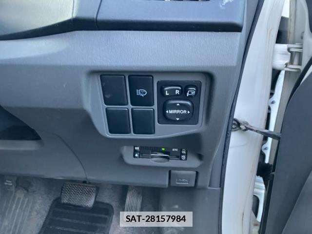 Toyota PRIUS 2010-08 7980688-17