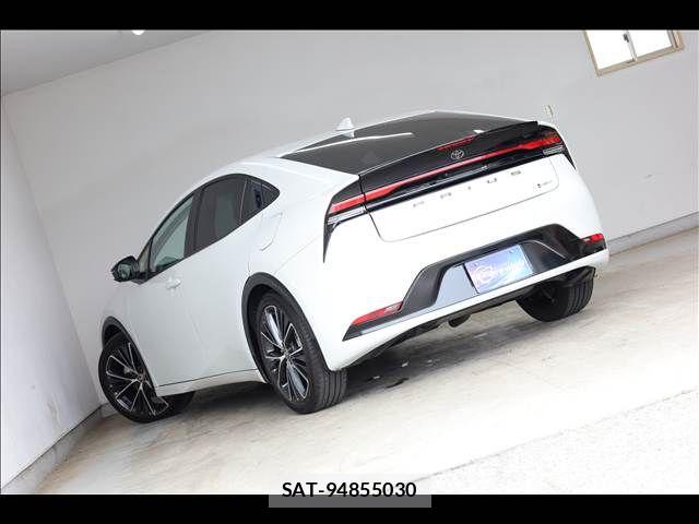 Toyota PRIUS 2023-03 7980617-10