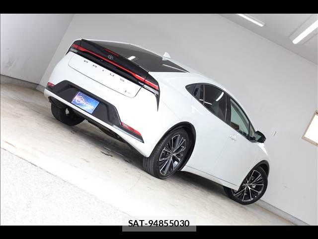 Toyota PRIUS 2023-03 7980617-11