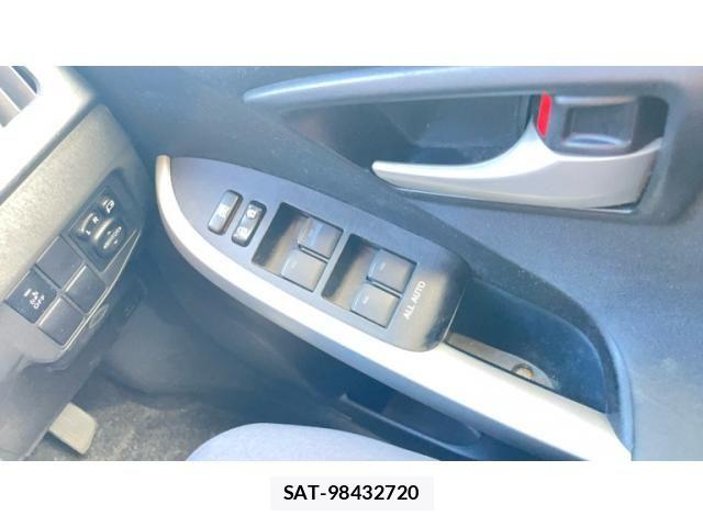 Toyota PRIUS 2012-07 7980693-13