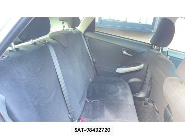 Toyota PRIUS 2012-07 7980693-16
