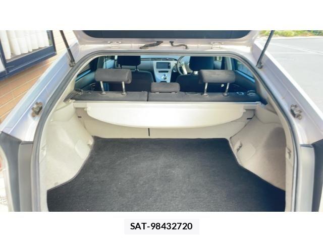 Toyota PRIUS 2012-07 7980693-17